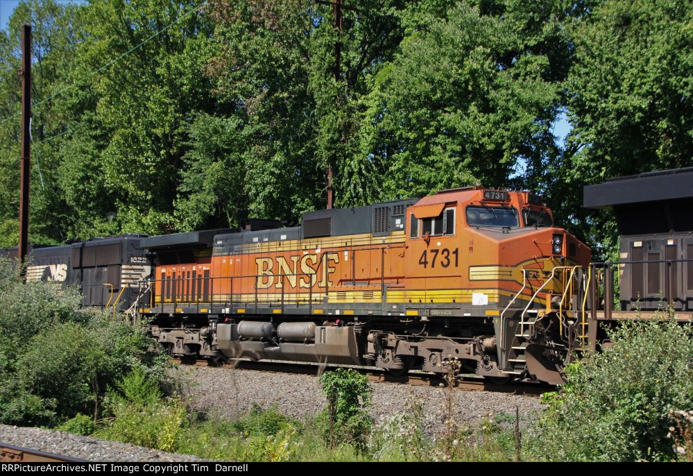 BNSF 4731 on 28M